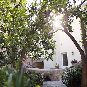 palazzo-pio-apartment.lecce-hotels.com/