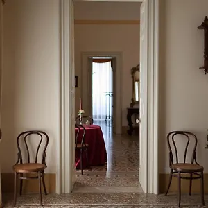 palazzo-pio-apartment.lecce-hotels.com/